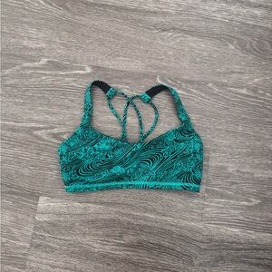 lululemon athletica free to be bra size 4